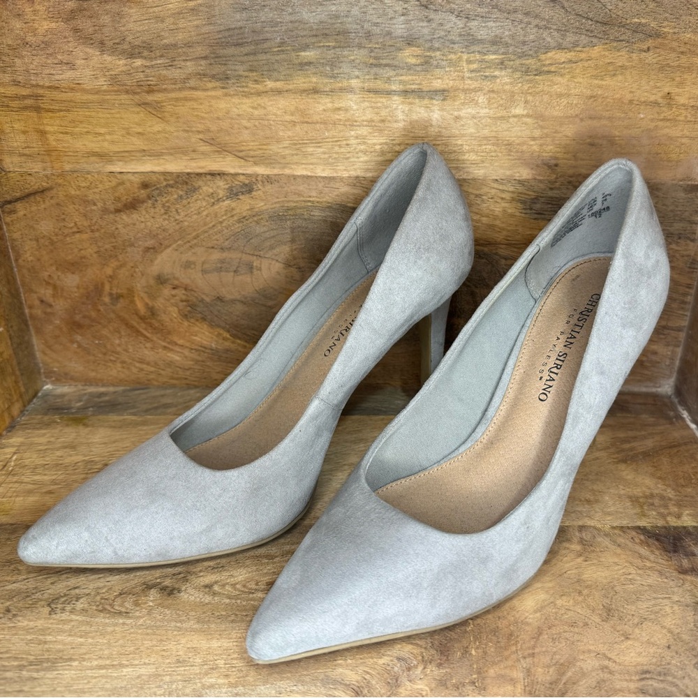 Christian Serrano gray suede pumps
